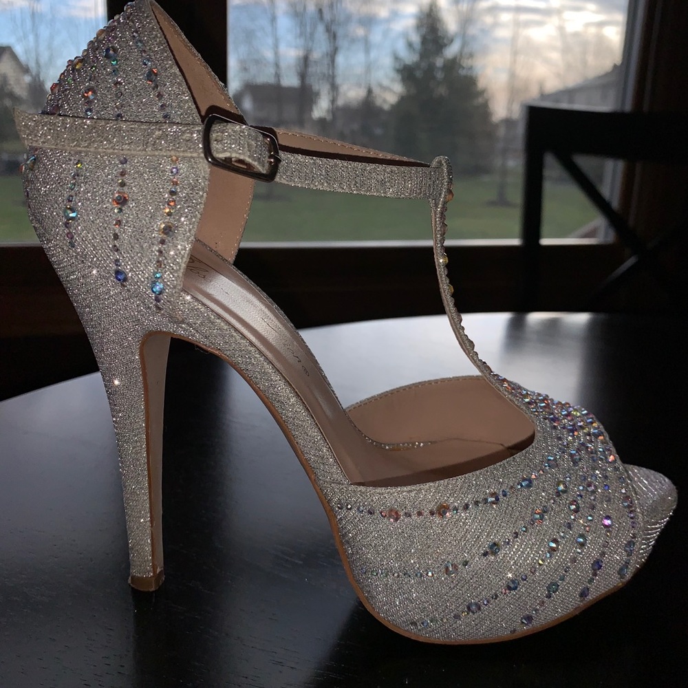 ✨Silver Formal Prom Heel✨